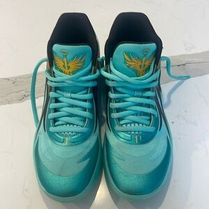 LaMelo Ball Liberty baseball sneakers. Excellent condition! Smoke free home